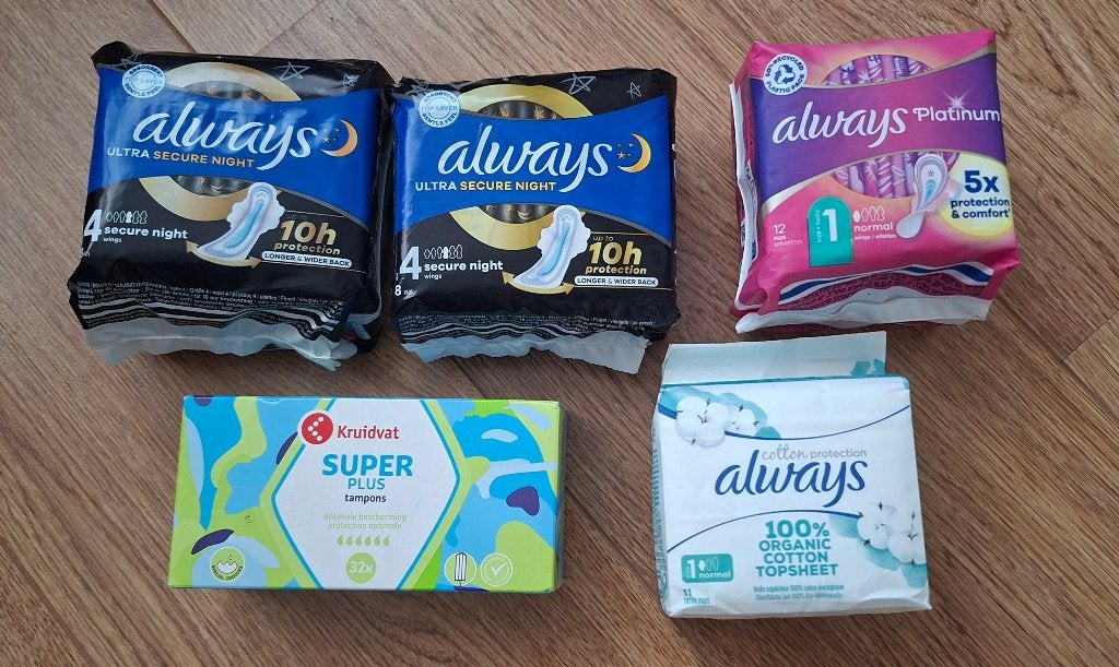 Maandverband en tampons in gesloten verpakking, Ophalen of Verzenden, Nieuw, Overige typen