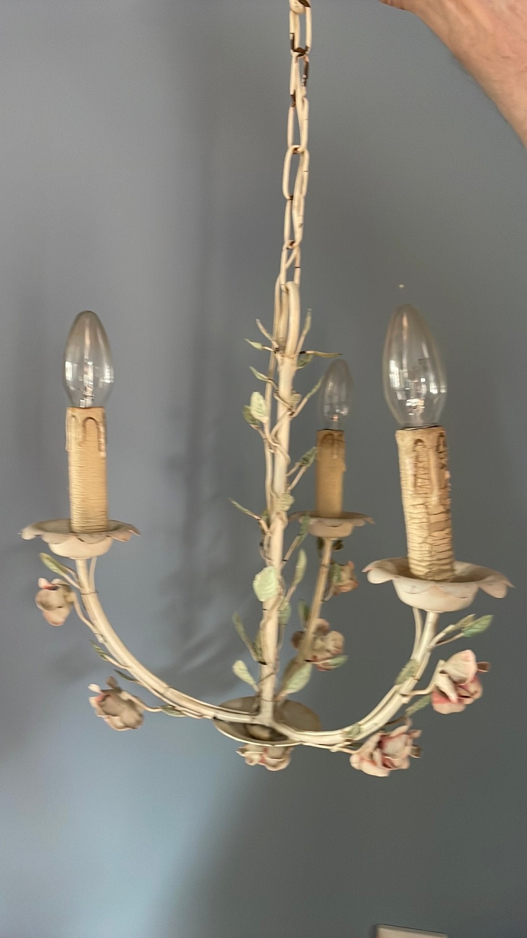 Vintage kroonluchter metaal met bloemen, Ophalen, Gebruikt, Vintage, landelijk, romantisch, E14 (klein)