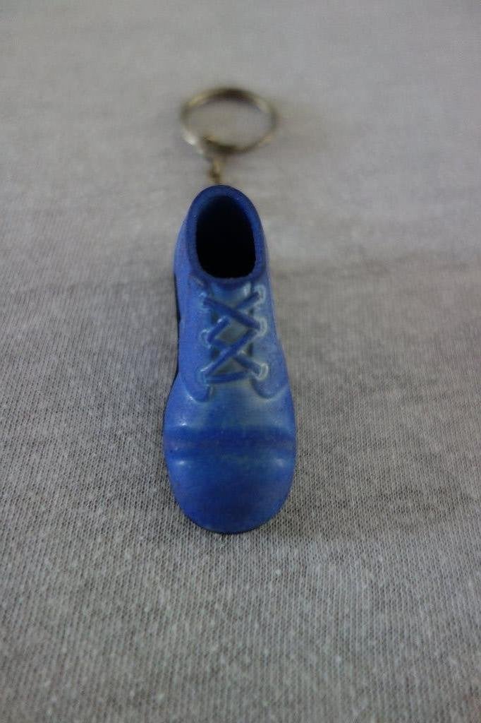 Elvis Presley sleutelhanger blue shoes., Ophalen of Verzenden, Zo goed als nieuw