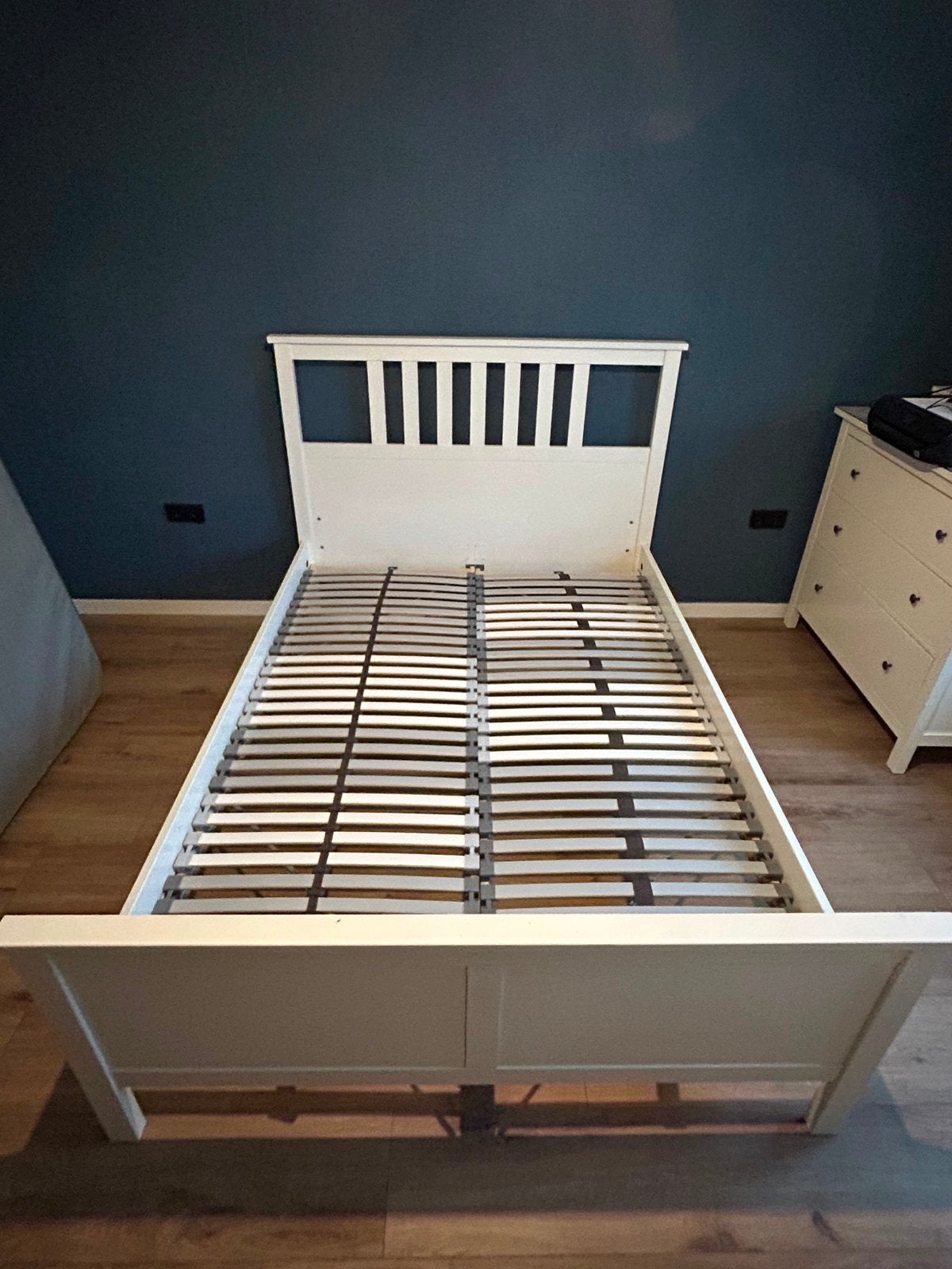 Hemnes bed 1.40x2.00 wit glad hout, Huis en Inrichting, Slaapkamer | Bedden, Ophalen, Gebruikt, Wit, Tweepersoons
