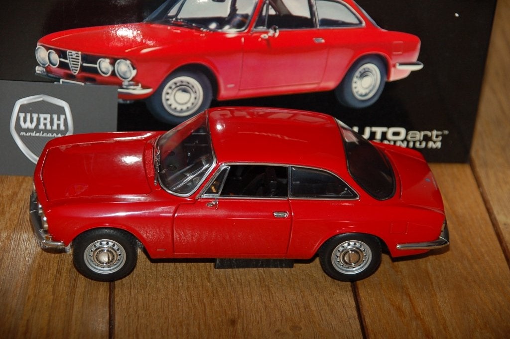 1:18 ALFA ROMEO GTV 1750 BERTONE red Autoart 70102 WRH, Verzenden, Zo goed als nieuw, Auto, Autoart