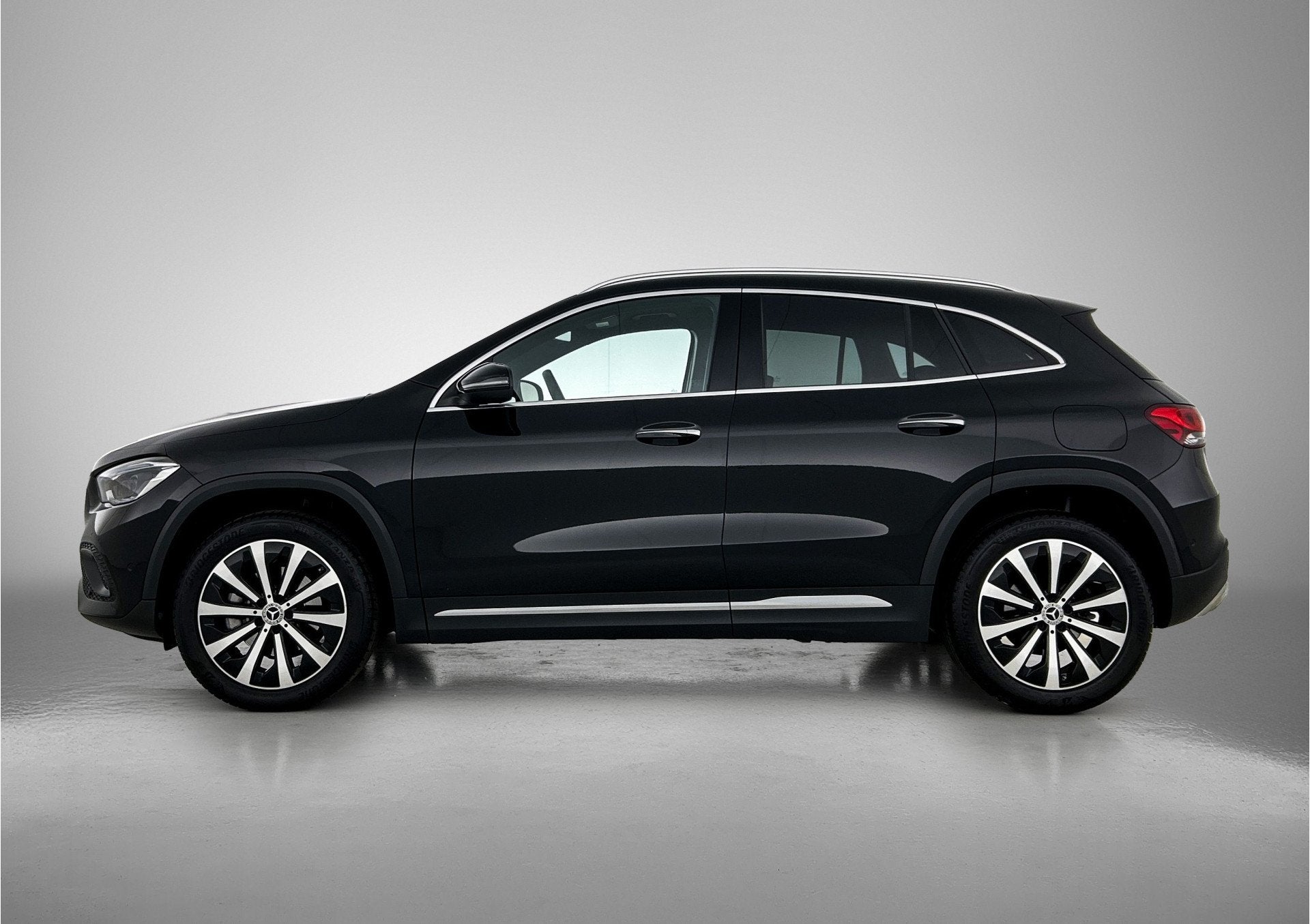 Mercedes-Benz GLA 200 Luxury Line | Machiatobeige int. | Sfe, Auto's, Mercedes-Benz, 12 maanden, 15 km/l, 4 cilinders, Origineel Nederlands