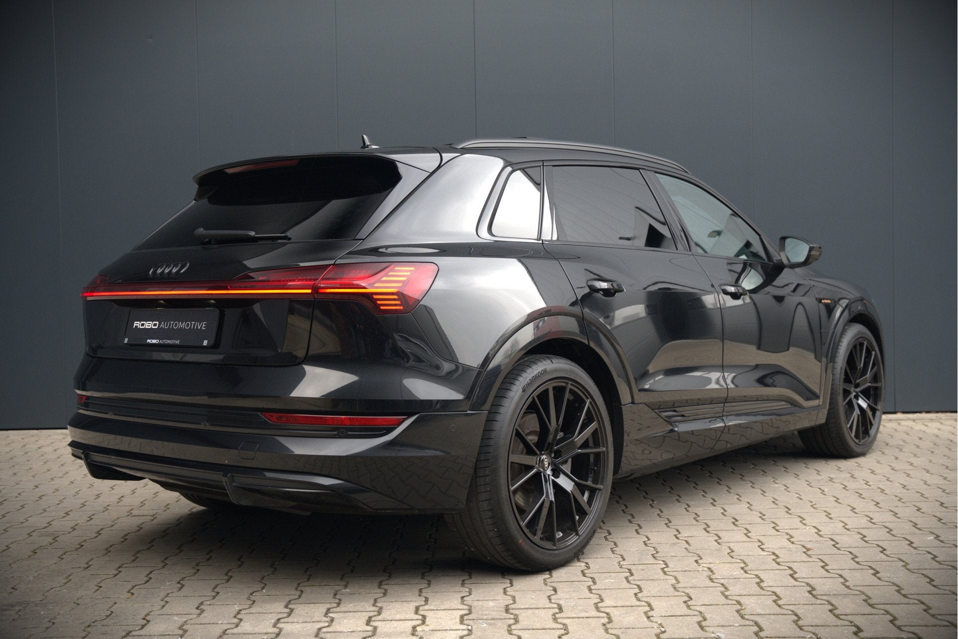 Audi e-tron e-tron 50 quattro Launch edition Black 71 kWh |, Auto's, Audi, Automaat, Zwart, Origineel Nederlands, Vierwielaandrijving
