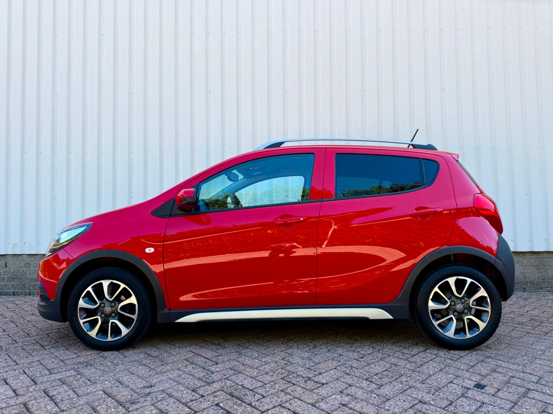 Opel KARL 1.0 Rocks Online Edition, CarPlay, PDC Dealer Onde, Voorwielaandrijving, 839 kg, Stof, Gebruikt
