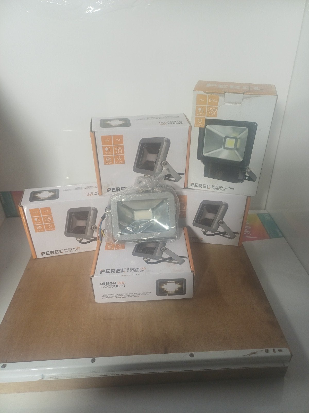 Perel LED Floodlight - Nieuw in doos, Ophalen, Nieuw, Minder dan 50 watt, Lamp met armatuur