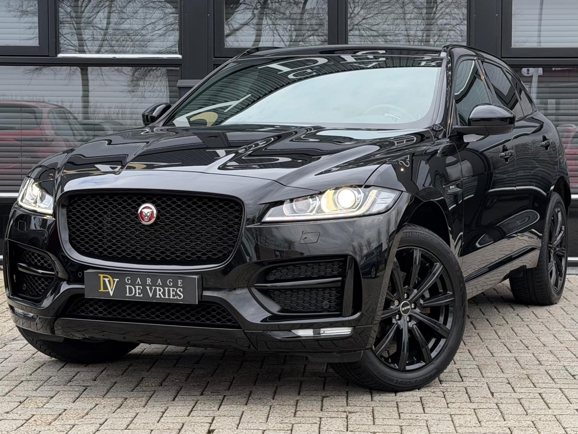 Jaguar F-PACE 2.0 R-Sport AWD Black Edition Meridian Camera, Auto's, Automaat, Dealer onderhouden, Gebruikt, Zwart