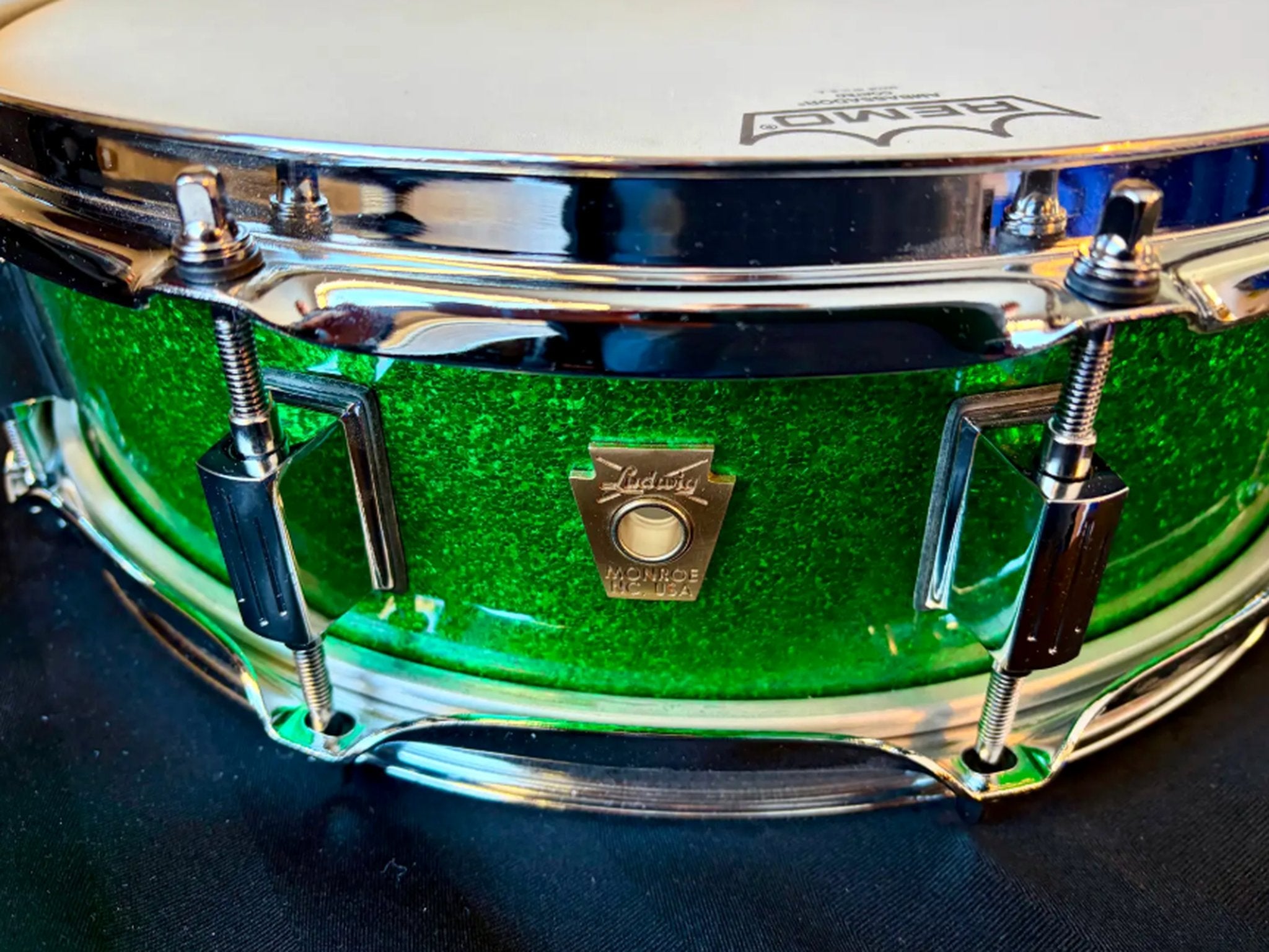 Ludwig Classic Maple 14x4 Green Sparkle