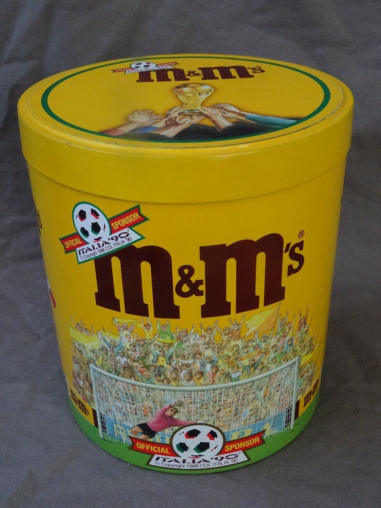 Vintage blik M&M's blik voetbal 1990 Mars snoepblik, Verzamelen, Ophalen of Verzenden, Gebruikt, Gebruiksvoorwerp