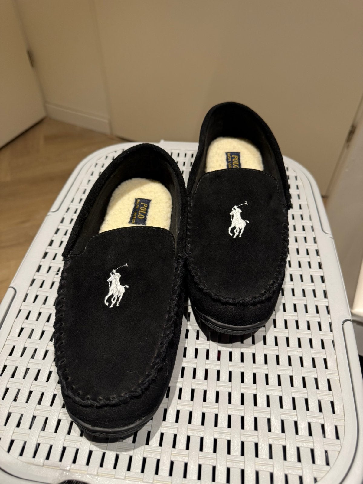 Ralph Lauren Brenan Suede Slippers – Zwart/Wit Maat 43, Kleding | Dames, Ophalen of Verzenden, Zo goed als nieuw, Zwart