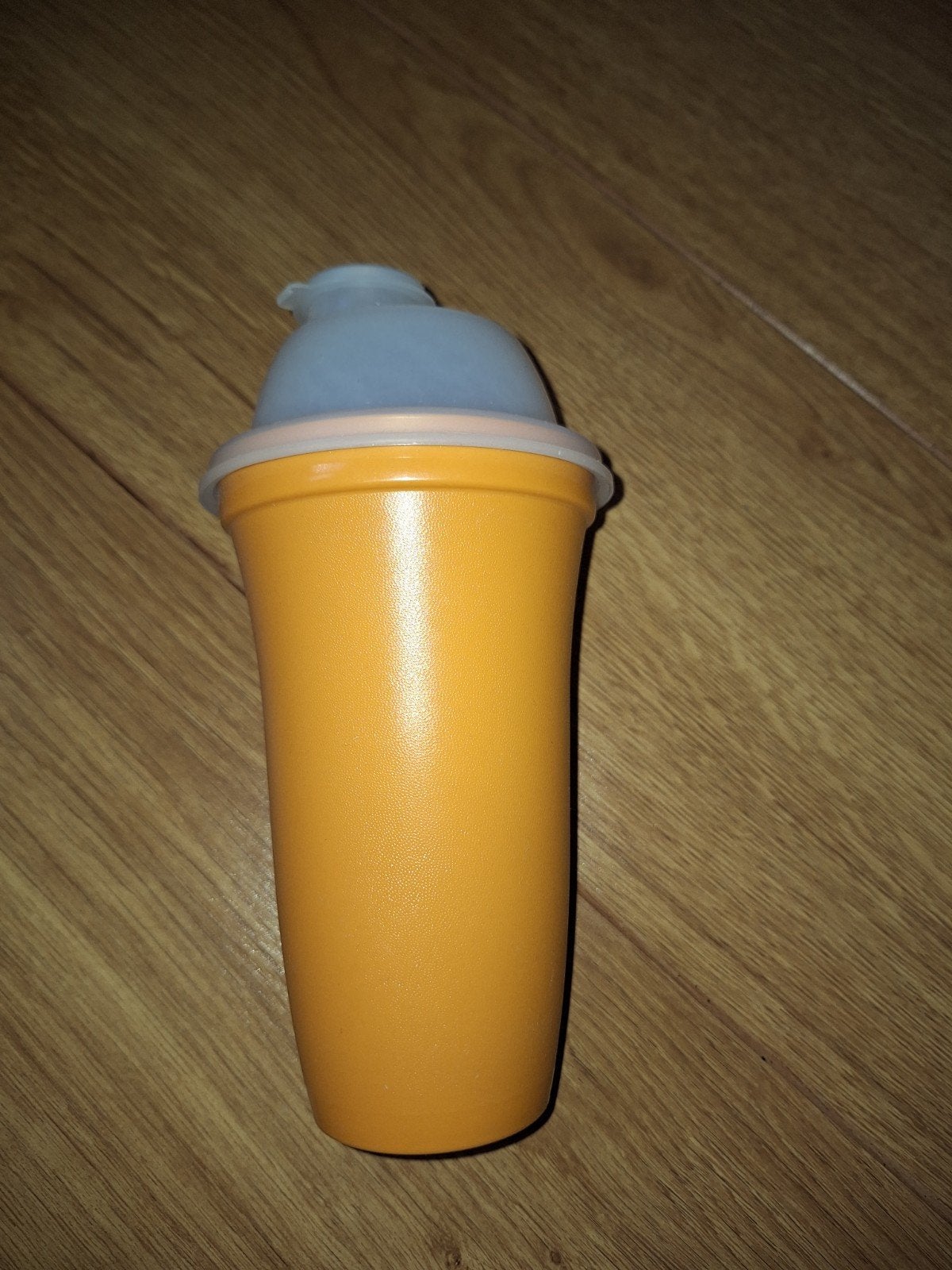 Tupperware Shaker 500ml - Handig en Lekvrij, Gebruikt, Oranje, Ophalen of Verzenden, Lekvrij