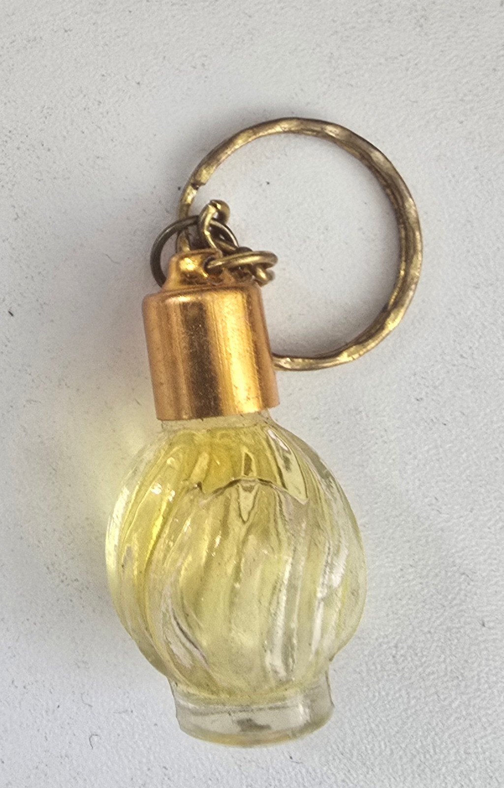 Vintage Sleutelhanger met Mini Parfumflesje, Ophalen of Verzenden