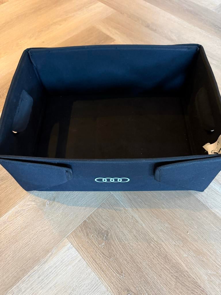 Originele Audi opbergbox - Opvouwbaar en handig, Ophalen of Verzenden, Gebruikt