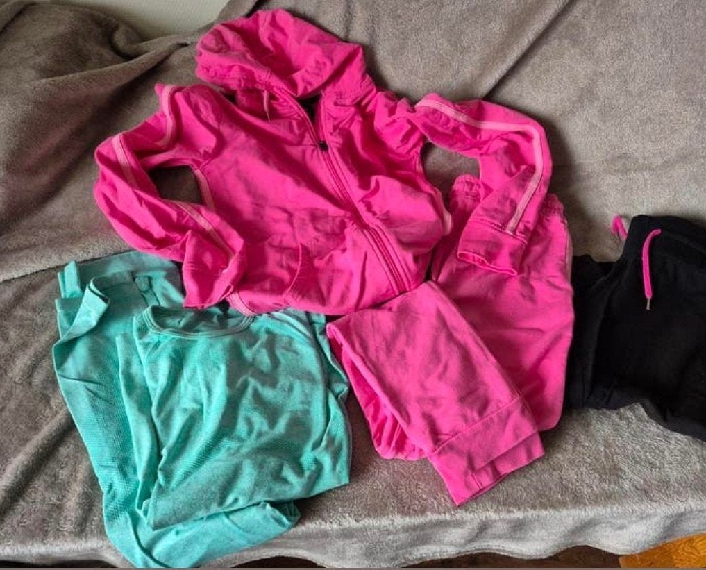 5 delig setje maat 152., Jongen of Meisje, Ophalen of Verzenden, Zo goed als nieuw, Sport- of Zwemkleding