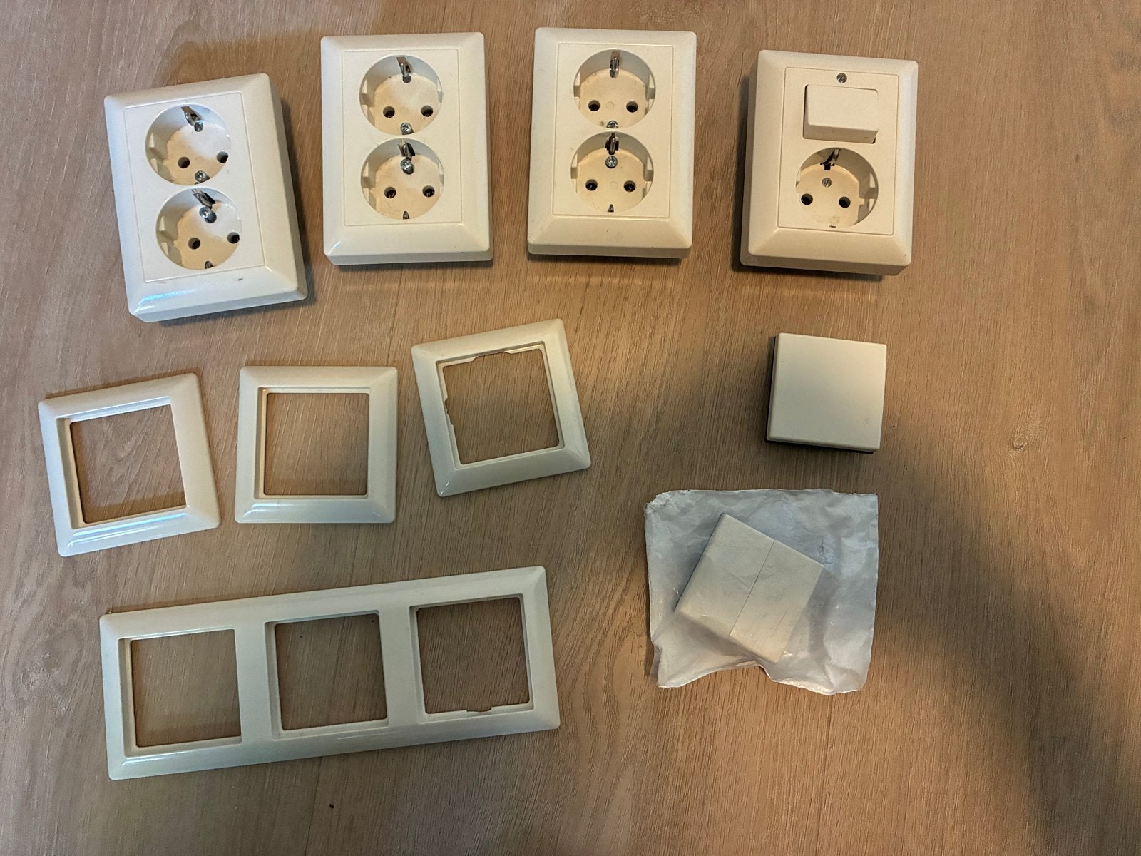 Jung AS500 schakelmateriaal Creme, Ophalen of Verzenden, Gebruikt, Jung, Overige typen