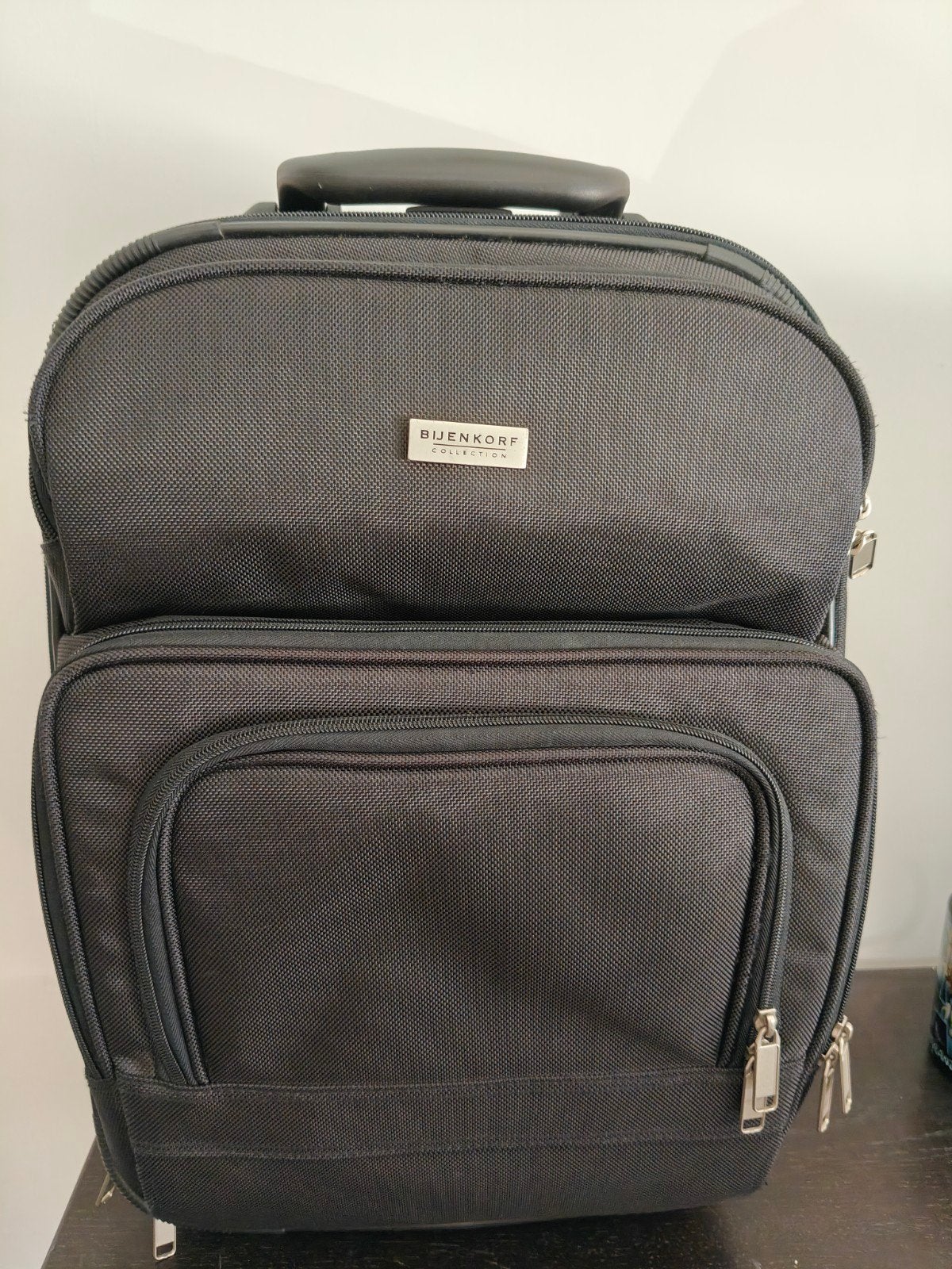 Bijenkorf reis trolley, Sieraden, Tassen en Uiterlijk, Tassen | Reistassen en Weekendtassen, Ophalen, Gebruikt, Zwart, 35 tot 55 cm