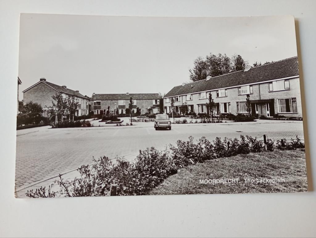 Moordrecht Thorbeckeplein met Auto, Verzamelen, Ansichtkaarten | Nederland, Ophalen of Verzenden, 1960 tot 1980, Ongelopen, Zuid-Holland