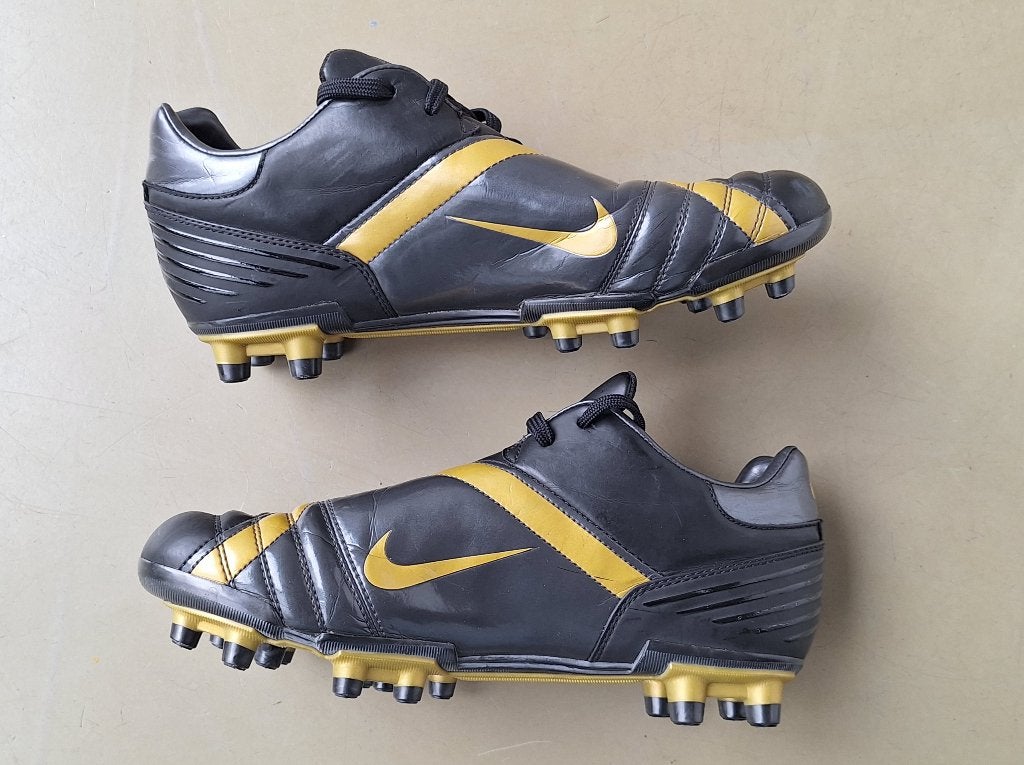 Nike Total 90 T90 voetbalschoenen zwart goud maat 40,5, Maat XS of kleiner, Schoenen, Ophalen of Verzenden, Zo goed als nieuw
