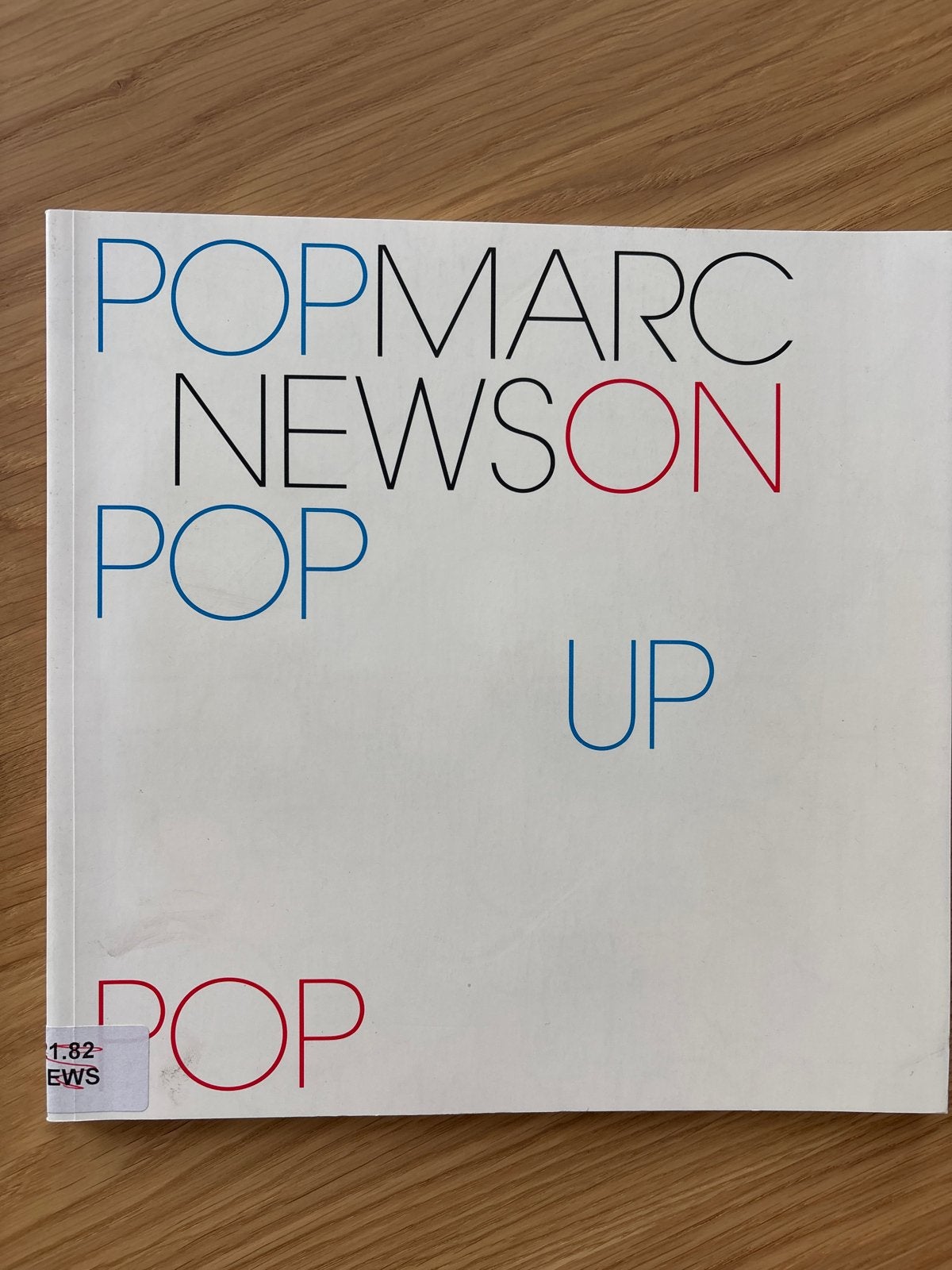 Pop Marc Newson Pop Up - Designboek, Boeken, Ophalen of Verzenden, Gelezen, Wereld overig