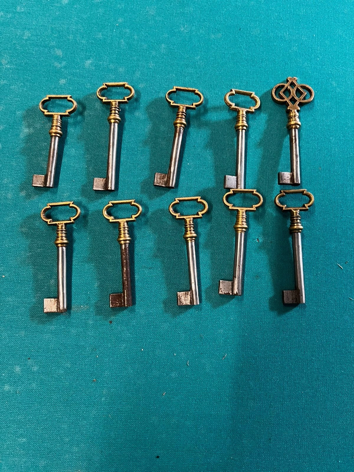 Sleutels brons ijzer, Antiek en Kunst, Ophalen of Verzenden