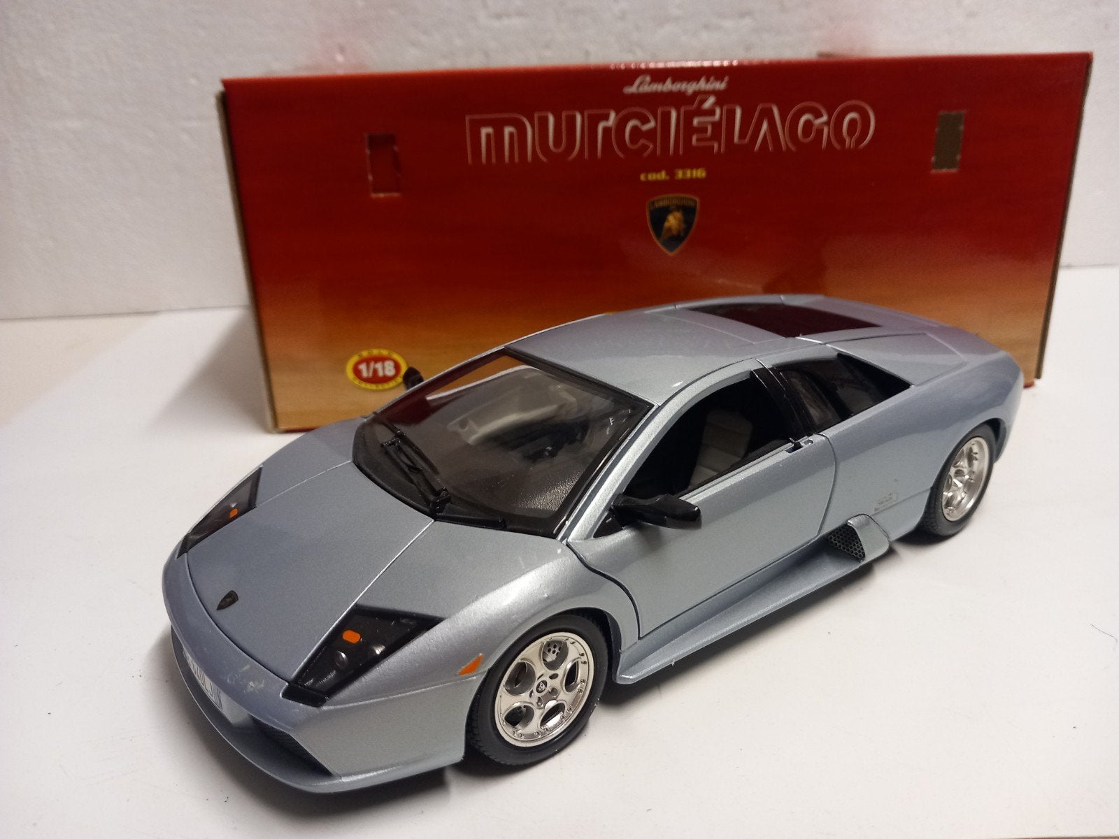 Lamborghini Murcielago bluesilver Bburago metal 1:18 KRD, Ophalen of Verzenden, Zo goed als nieuw, Auto, Overige merken
