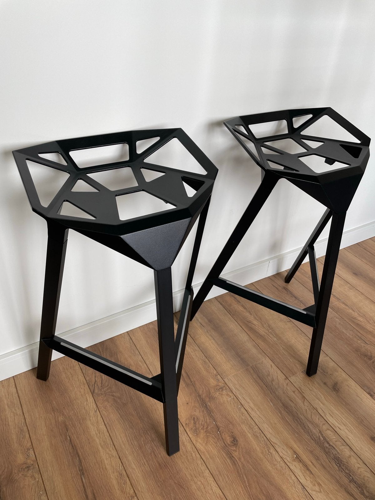 Designer Magis Stool One barkrukken zwart - Konstantin Grcic, Ophalen, Met voetsteun, 60 tot 90 cm, Nieuw