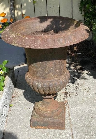 Gietijzeren tuinvaas 63 cm hoog, Tuin en Terras, Tuinvazen, Ophalen of Verzenden, Gebruikt