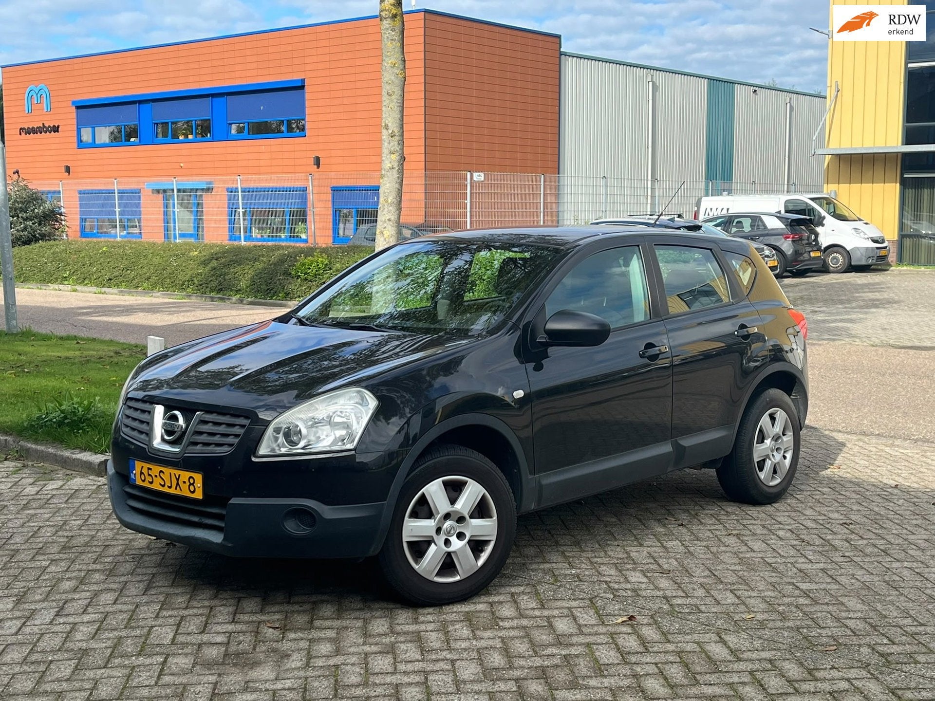 Nissan Qashqai 1.6 Visia Climate Cruise LMV Trekhaak NAP APK, Voorwielaandrijving, 1272 kg, 15 km/l, Gebruikt