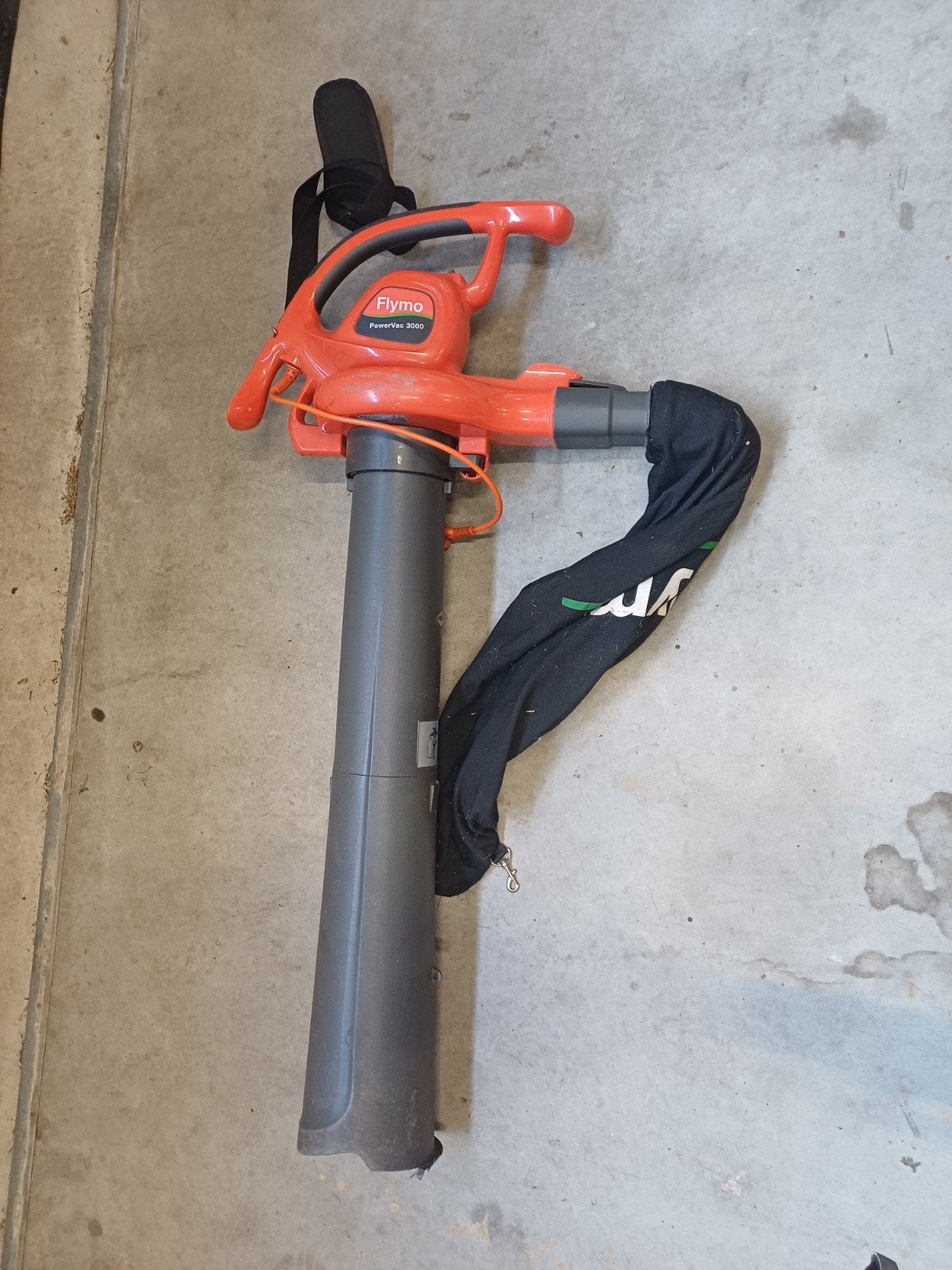 Flymo PowerVac 3000 Bladblazer/Bladzuiger, Gebruikt, Met opvangzak, Handgedragen, Ophalen of Verzenden