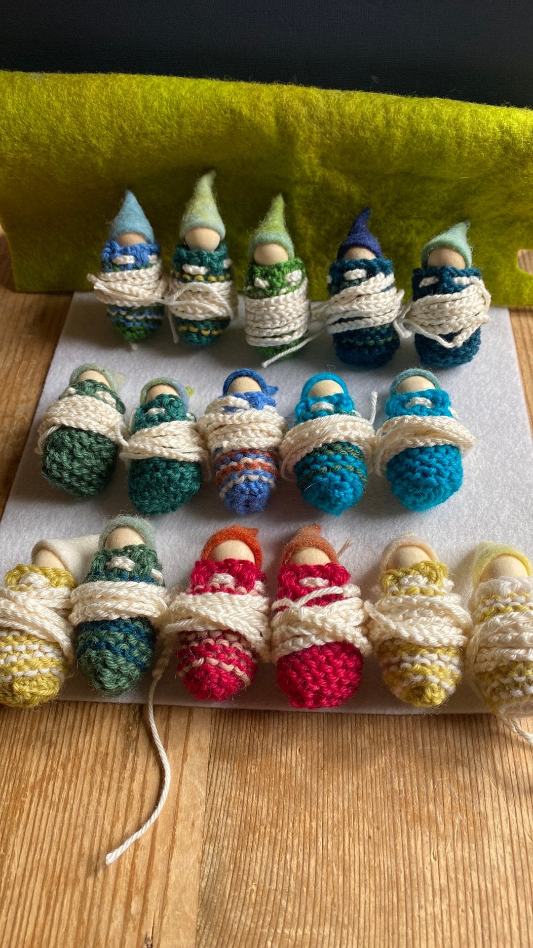 15 kabouter vriendjes zoeken een fijn huisje, Verzenden, Nieuw, Figuurtje(s), Wolvilt