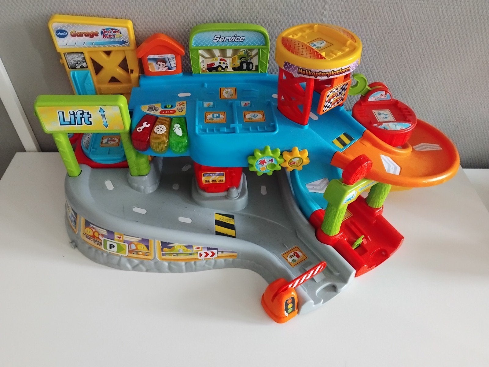 VTech Toet Toet Garage (2-in-1, veel dubbele onderdelen), Ophalen of Verzenden, Gebruikt, Jongen of Meisje