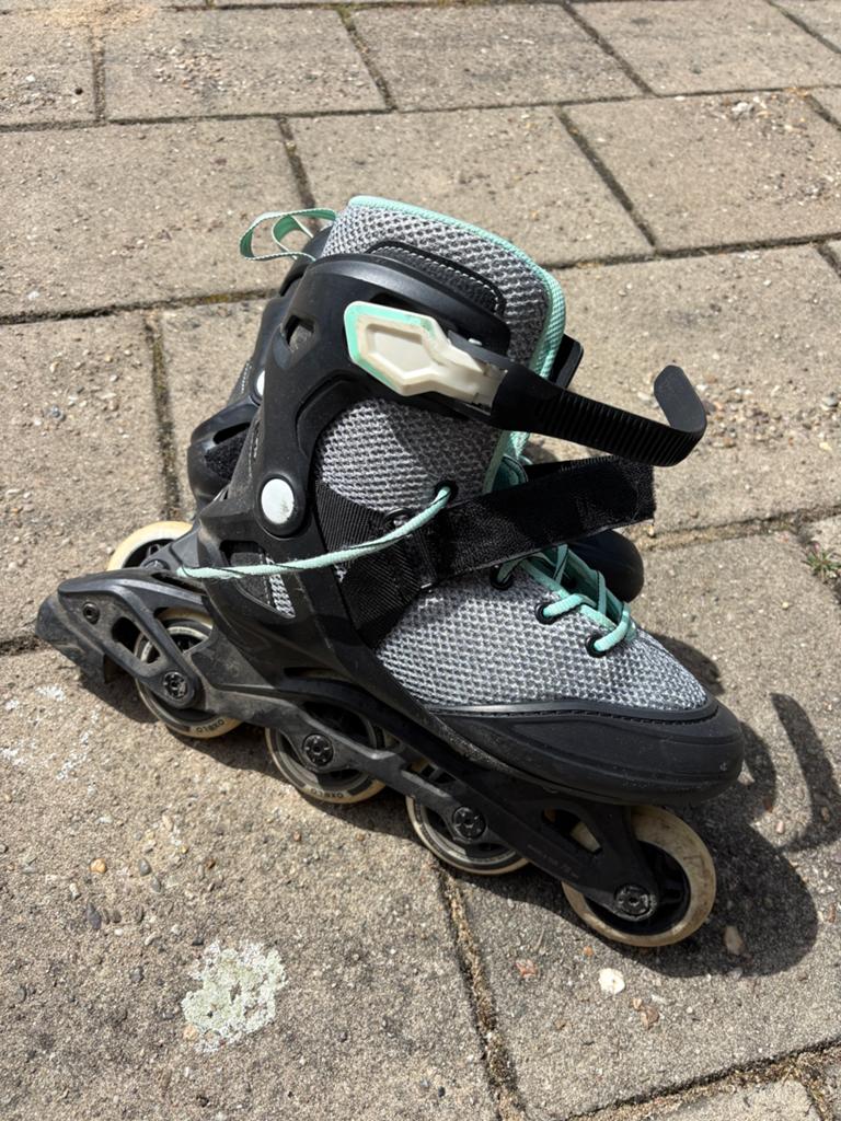 Skeelers maat 38 met polsbescherming, Sport en Fitness, Skeelers, Zo goed als nieuw, Inline skates 4 wielen, Dames, Ophalen