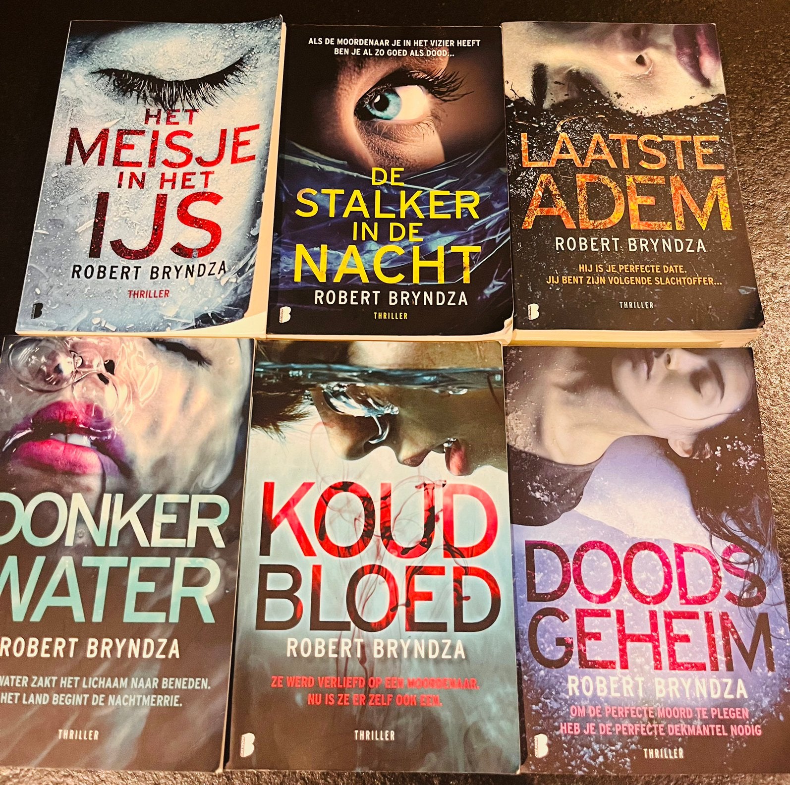 Erika Foster serie 1 t/m 6 - Robert Bryndza, Ophalen of Verzenden, Gelezen, Nederland
