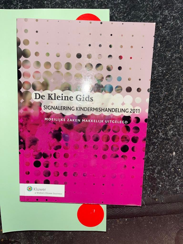 De Kleine Gids: Signalering Kindermishandeling 2011, Boeken, Ophalen of Verzenden, Gamma, Zo goed als nieuw, HBO