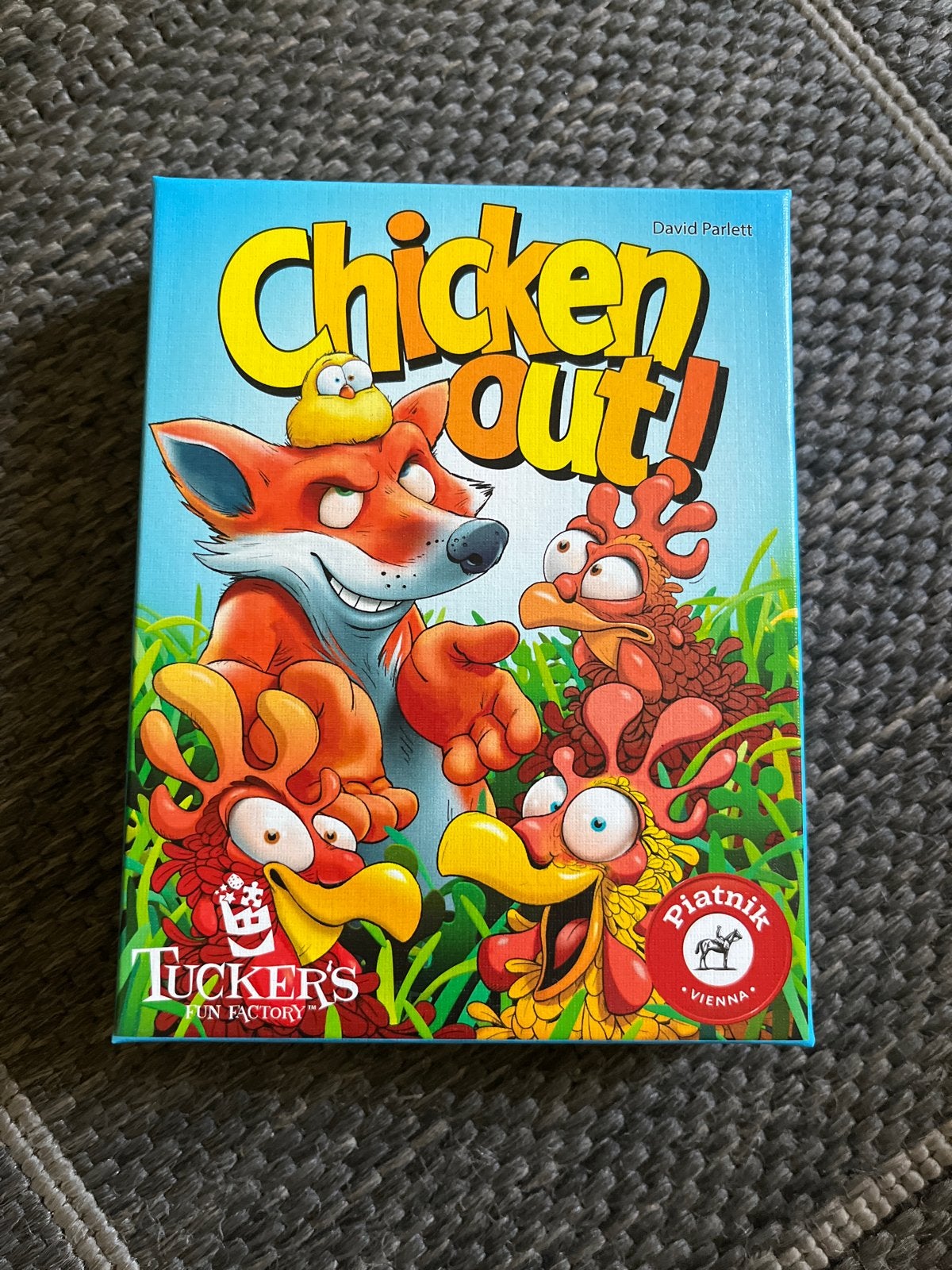 Chicken Out! Leuk familiespel, Ophalen of Verzenden, Zo goed als nieuw