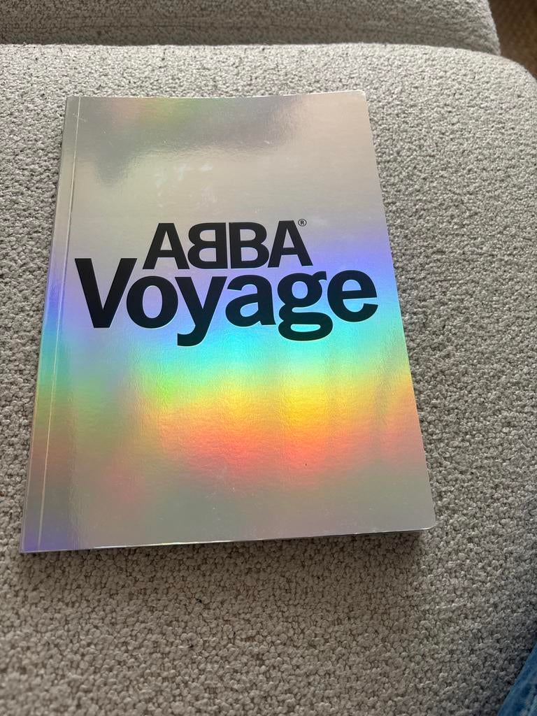 ABBA Voyage Boek - Exclusieve Blik Achter de Schermen, Ophalen of Verzenden, Zo goed als nieuw, Artiest