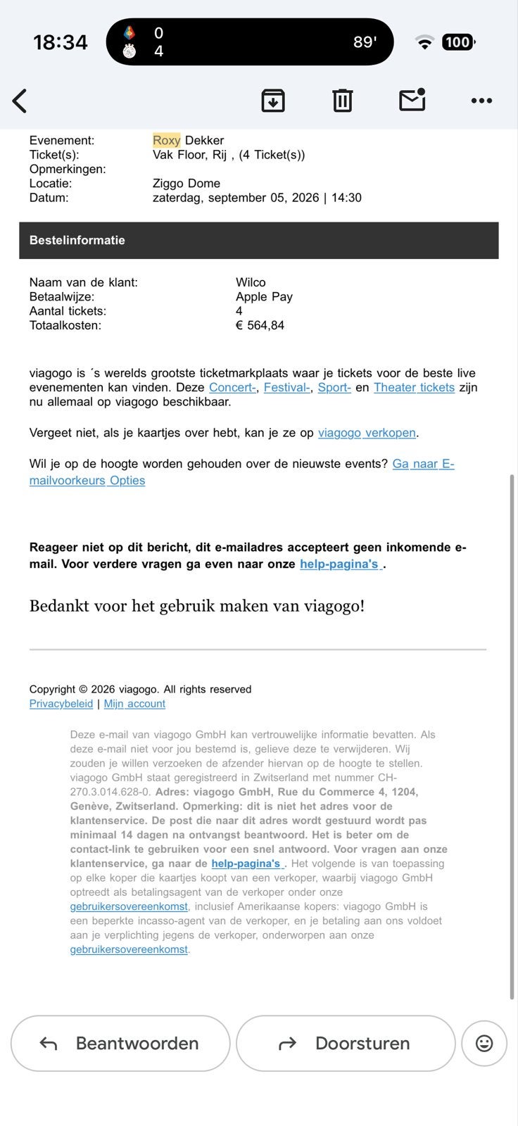 Roxy Dekkker 5 September, Drie personen of meer