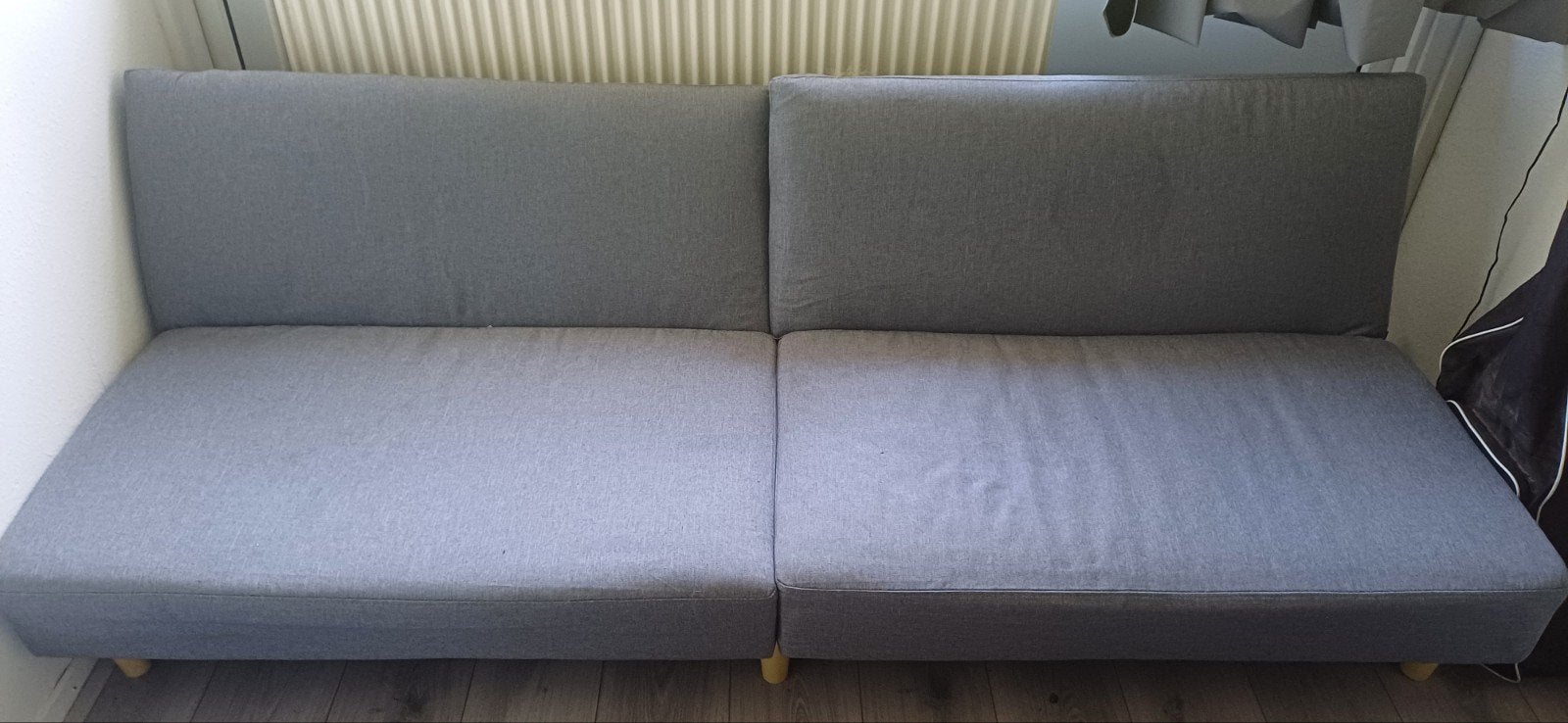Grote grijze slaapbank - Comfortabel en praktisch, Ophalen, Gebruikt, Tweepersoons, 75 tot 100 cm
