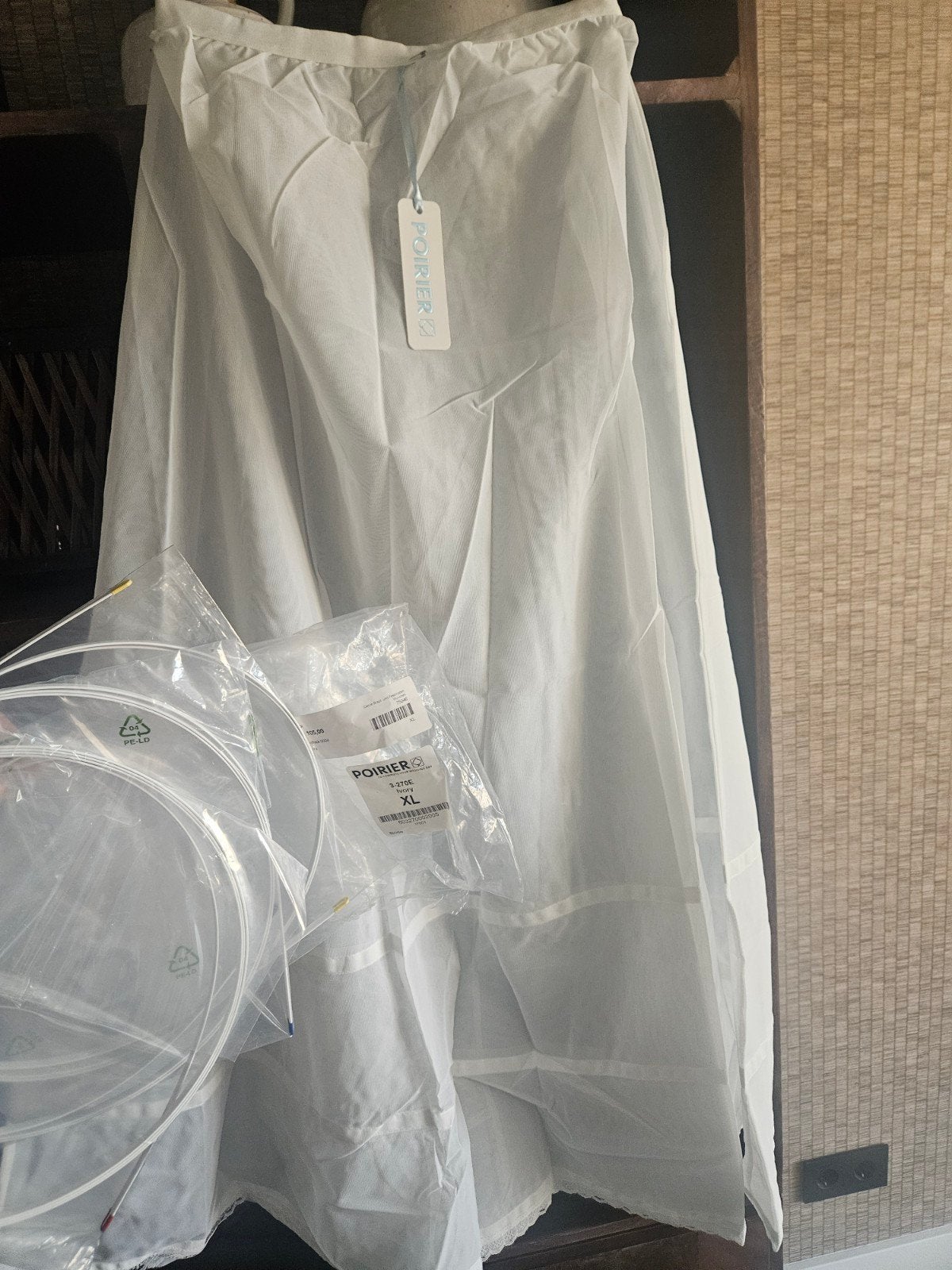 Nieuw petticoat onderrok poirier xl 3 hoepels, Ophalen of Verzenden, Nieuw, Wit, Trouwjurk