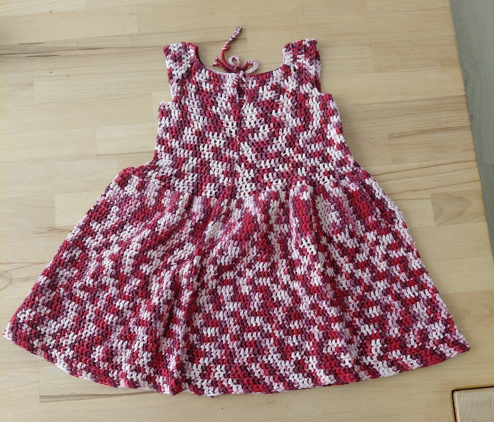 Gehaakt kinderjurkje rood/wit - handgemaakt, Kinderen en Baby's, Verzenden, Zo goed als nieuw, Handgemaakt, Meisje