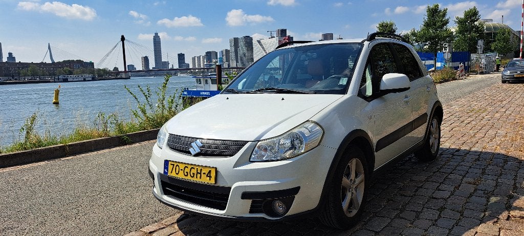 SX4 1.6 2008,enige op internet volledig leer/leder,airco, Auto's, Dealer onderhouden, 15 km/l, Stoelverwarming, 4 cilinders