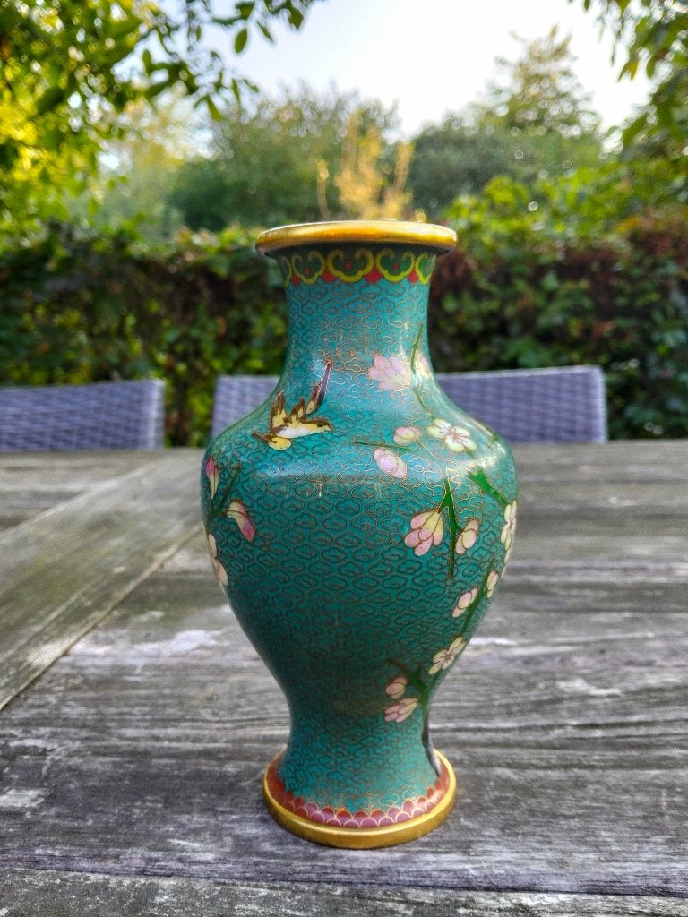 Cloisonné vaasje met bloesem en vogel, Ophalen of Verzenden, Zo goed als nieuw
