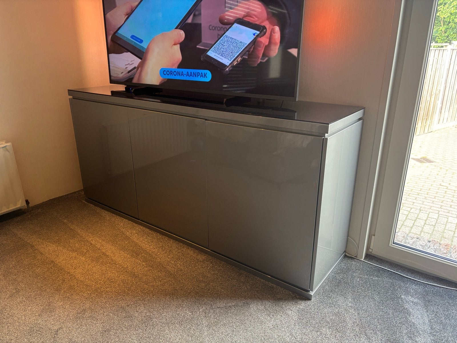 Eric Kuster Style Dressoir Antraciet Grijs met Zwarte Glaspl, Huis en Inrichting, Ophalen, Gebruikt, Glas, 200 cm of meer