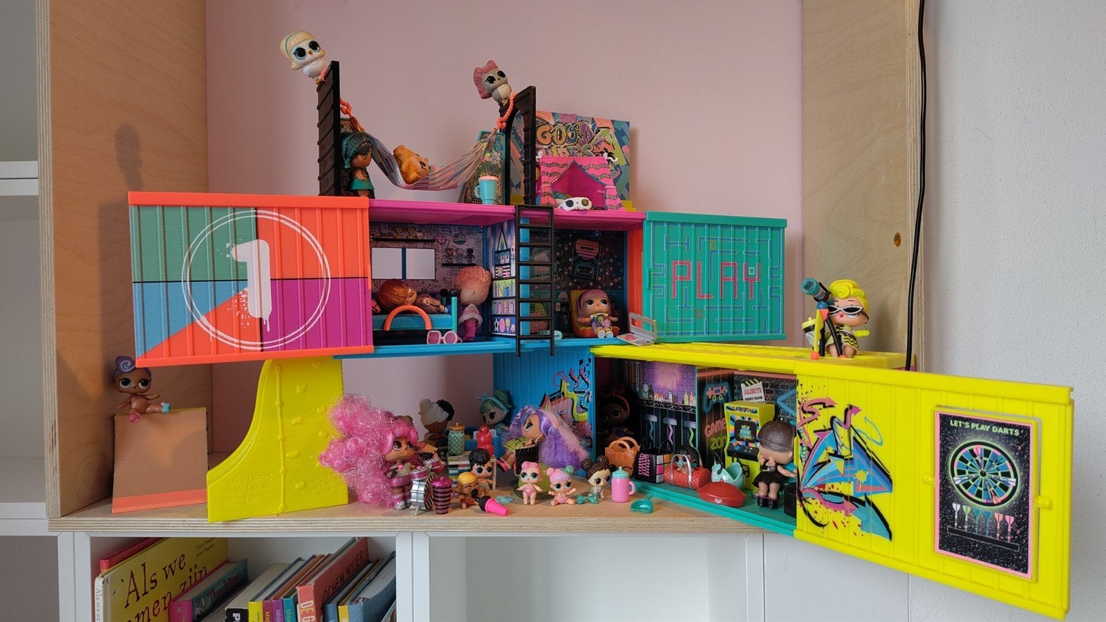 L.O.L. Surprise! Speelhuis met veel poppen en accessoires, Ophalen of Verzenden, Zo goed als nieuw, Overige typen