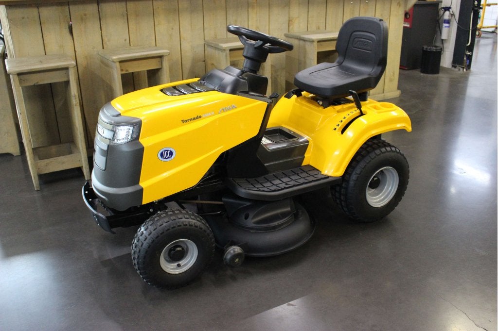 JCC aanbieding: Zitmaaier Stiga tornado 3098 H met garantie, Gebruikt, 90 tot 120 cm, Ophalen, Info@jcctuinenparkmachines.nl