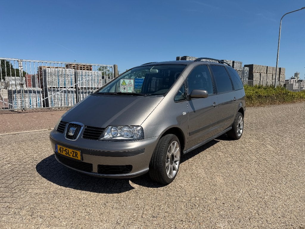 Seat Alhambra 2.0 85KW 2006 Grijs | 7 pers., Voorwielaandrijving, Stof, 1800 kg, 4 cilinders
