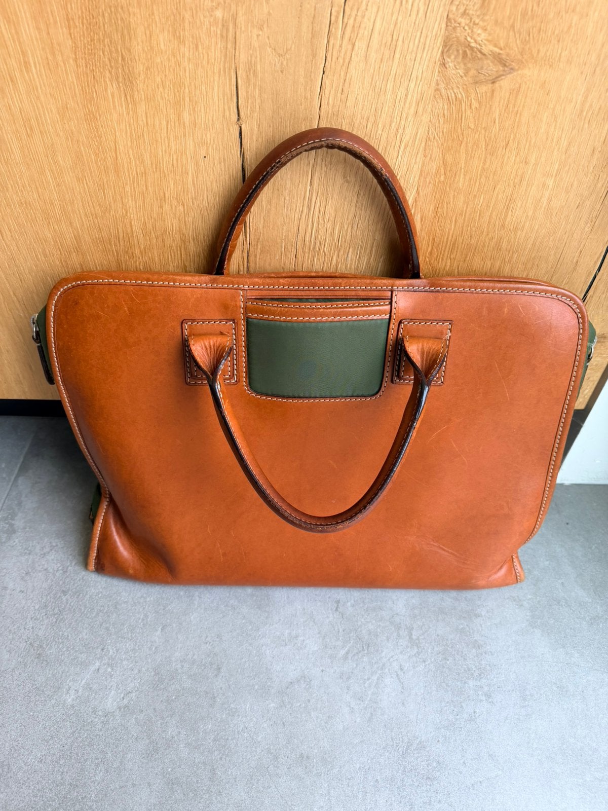 Travelteq The Briefcase Cognac/Green – stijlicoon