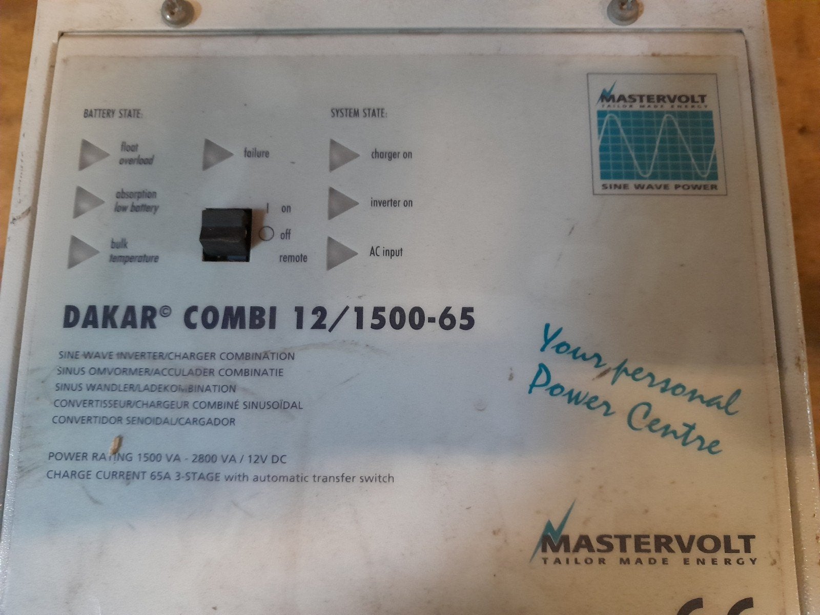 Foto 3 van Mastervolt sinusomvormer 12V - 220V