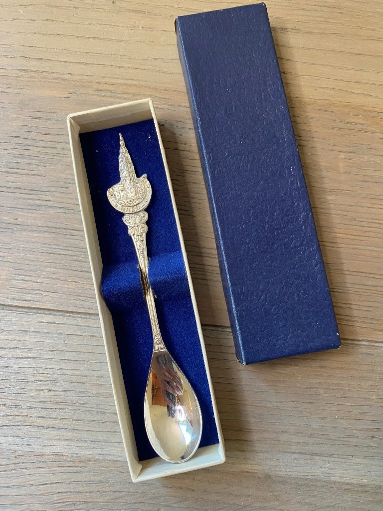 Vintage lepeltje Grote Kerk Breda Gero 90 (ca.1965), Antiek en Kunst, Antiek | Bestek, Ophalen of Verzenden
