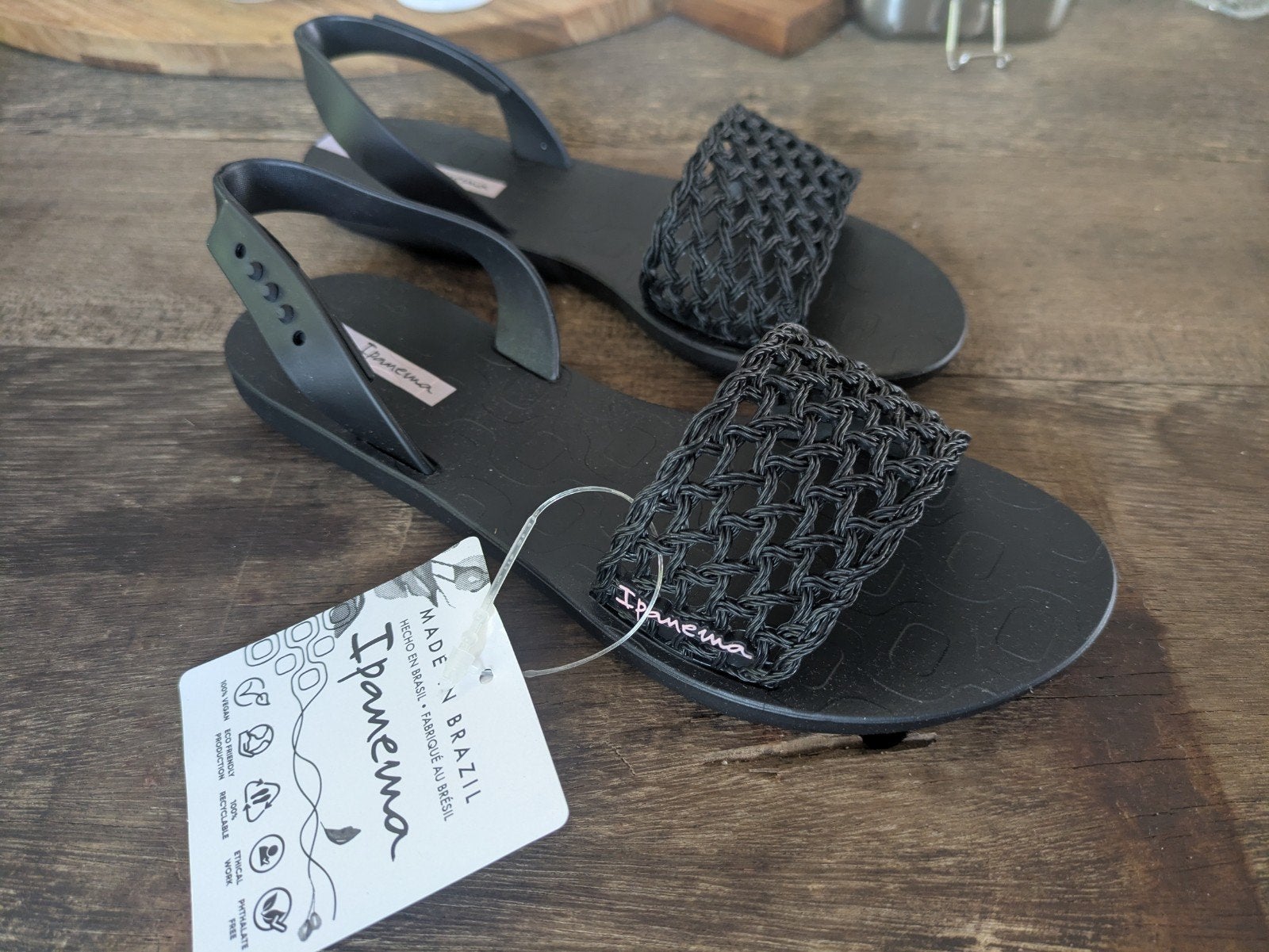 Nieuwe Ipanema sandalen met bandjes - Zwart maat 37, Ophalen of Verzenden, Nieuw, Zwart, Sandalen of Muiltjes
