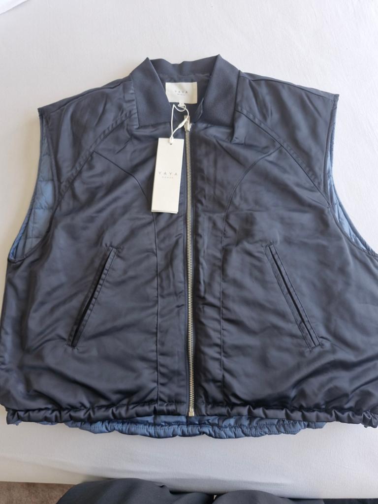 Nieuwe YAYA bodywarmer maat 40 - Omkeerbaar, Kleding | Dames, Bodywarmers, Maat 38/40 (M), Blauw, Nieuw, Ophalen of Verzenden